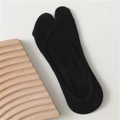 Kotníkový střih se dvěma ponožkami